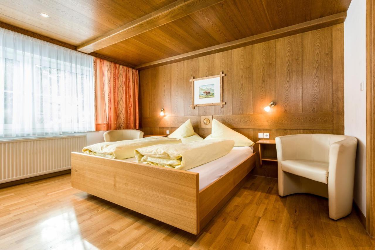 Hotel Tyroler Hof à Grän Extérieur photo