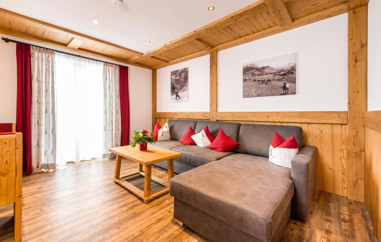 Hotel Tyroler Hof à Grän Extérieur photo