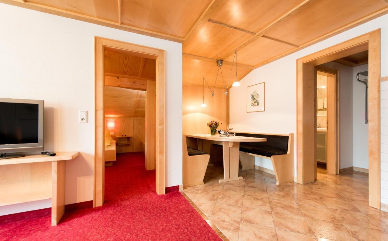 Hotel Tyroler Hof à Grän Extérieur photo