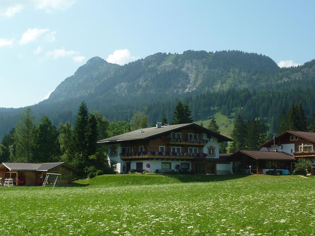 Hotel Tyroler Hof à Grän Extérieur photo