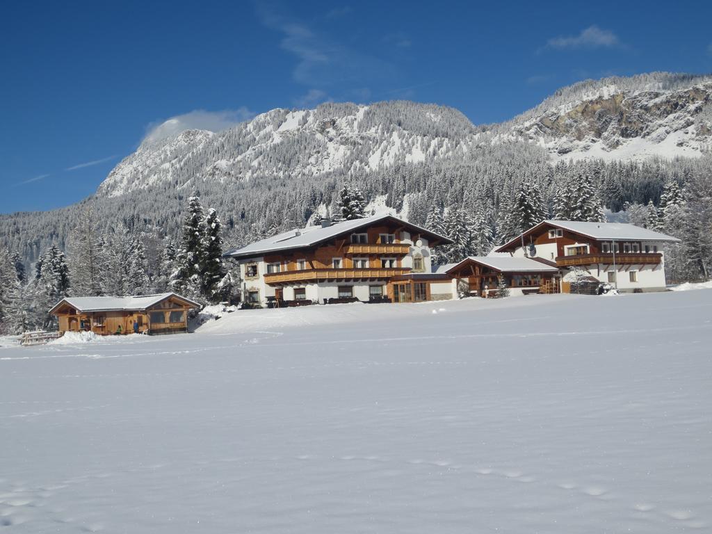 Hotel Tyroler Hof à Grän Extérieur photo