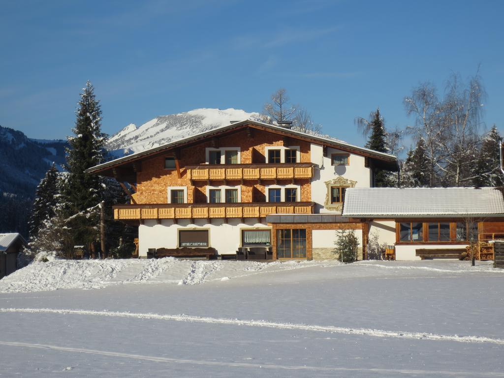 Hotel Tyroler Hof à Grän Extérieur photo