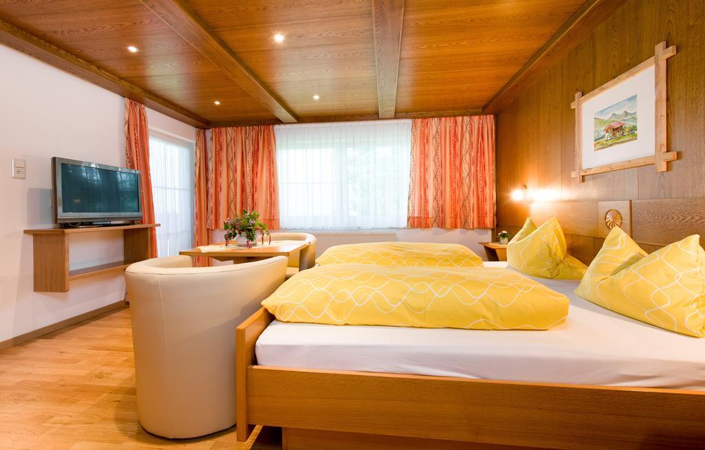 Hotel Tyroler Hof à Grän Extérieur photo