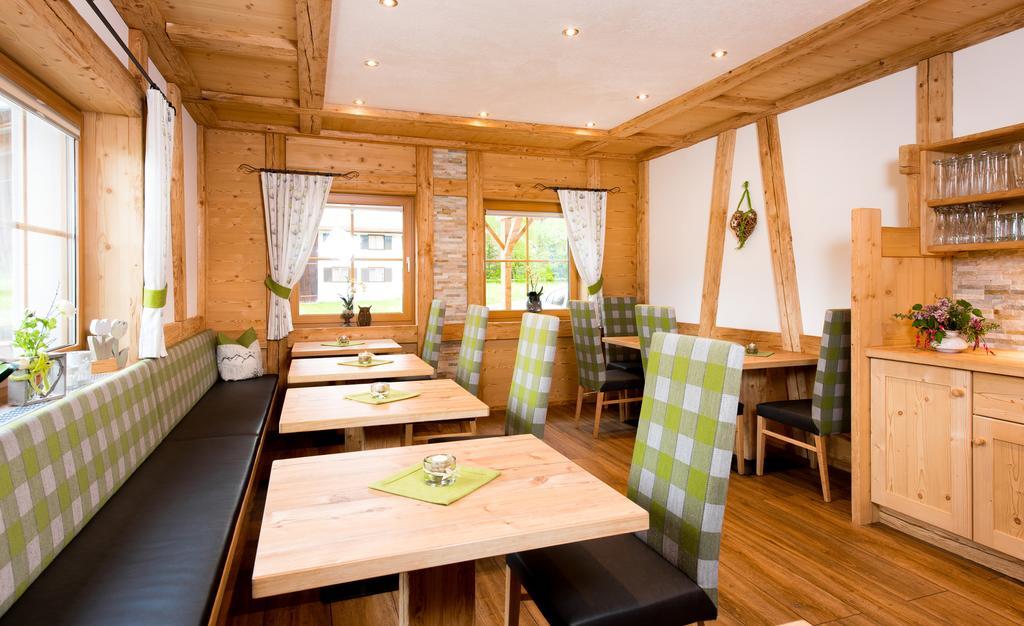 Hotel Tyroler Hof à Grän Extérieur photo